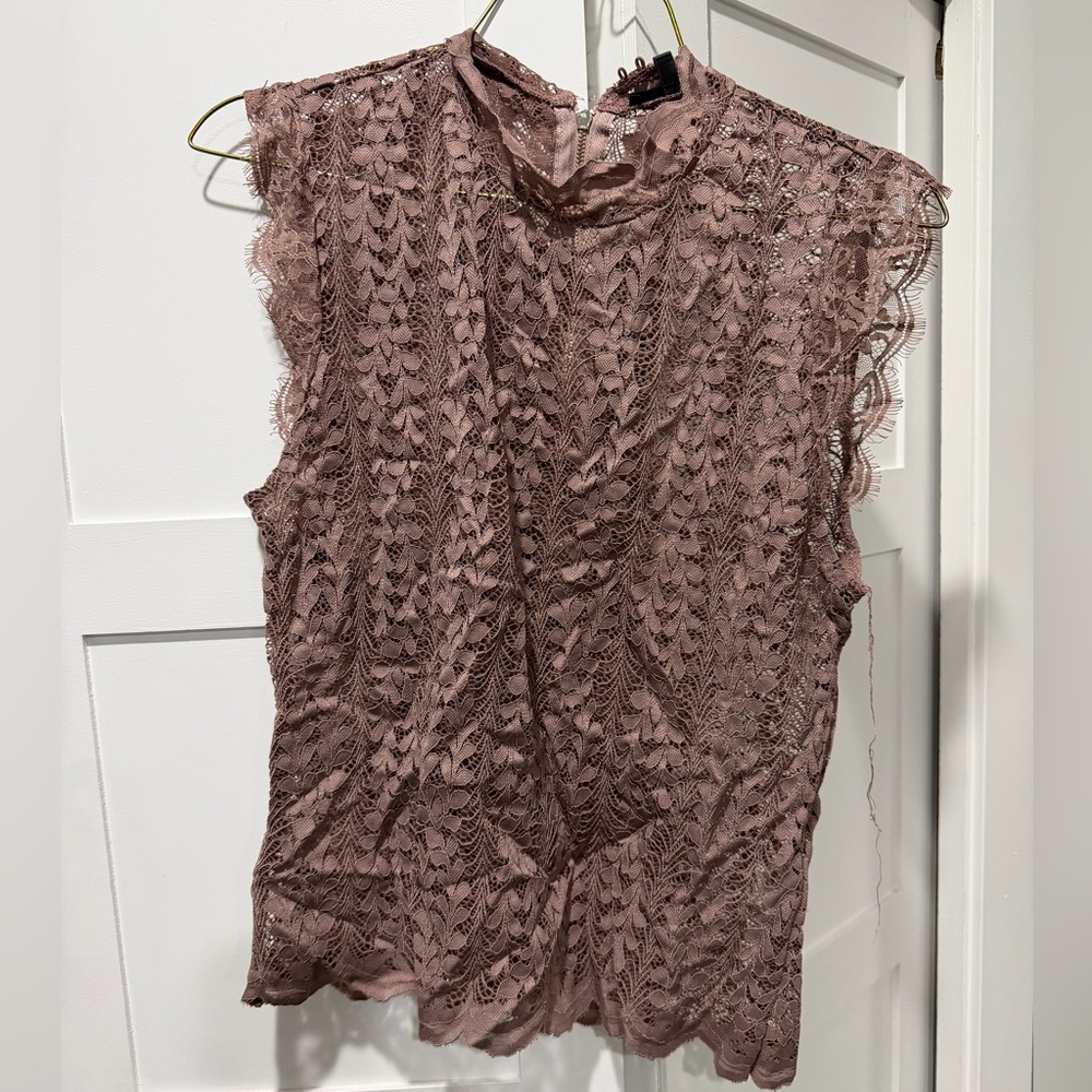 Dynamite Mauve Lace Mock Neck Sleeveless Camisole